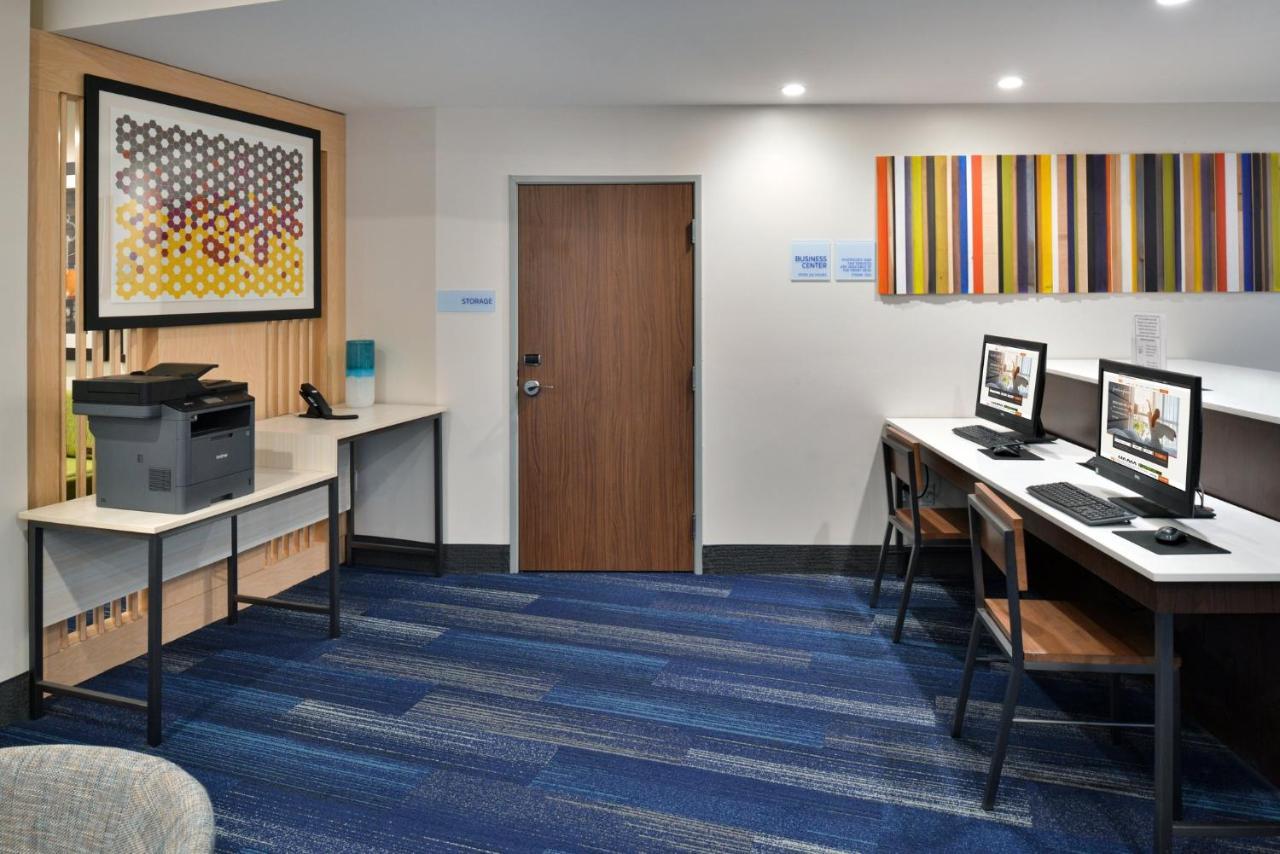 Holiday Inn Express Orlando - South Park By Ihg Williamsburg Exterior photo