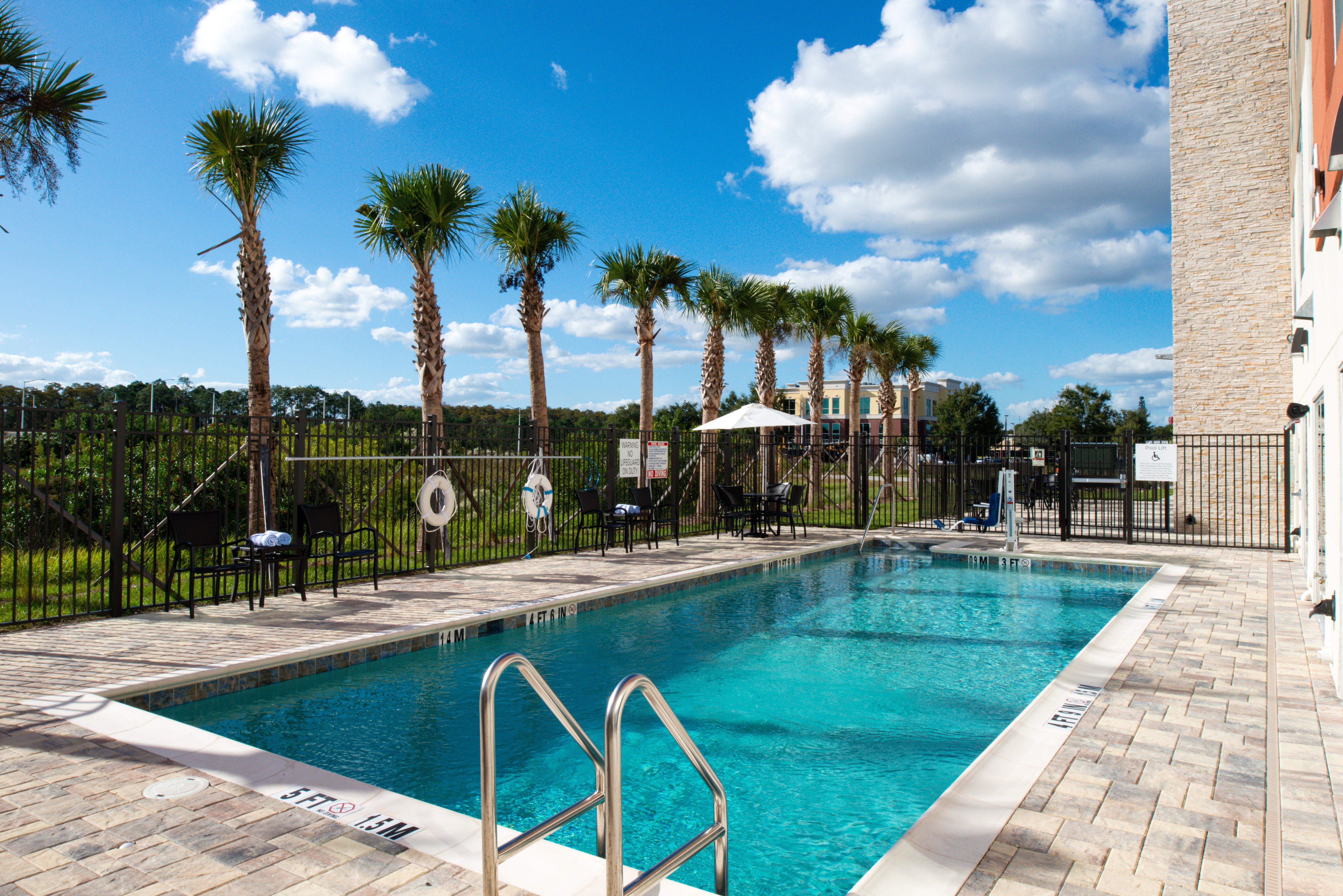Holiday Inn Express Orlando - South Park By Ihg Williamsburg Exterior photo