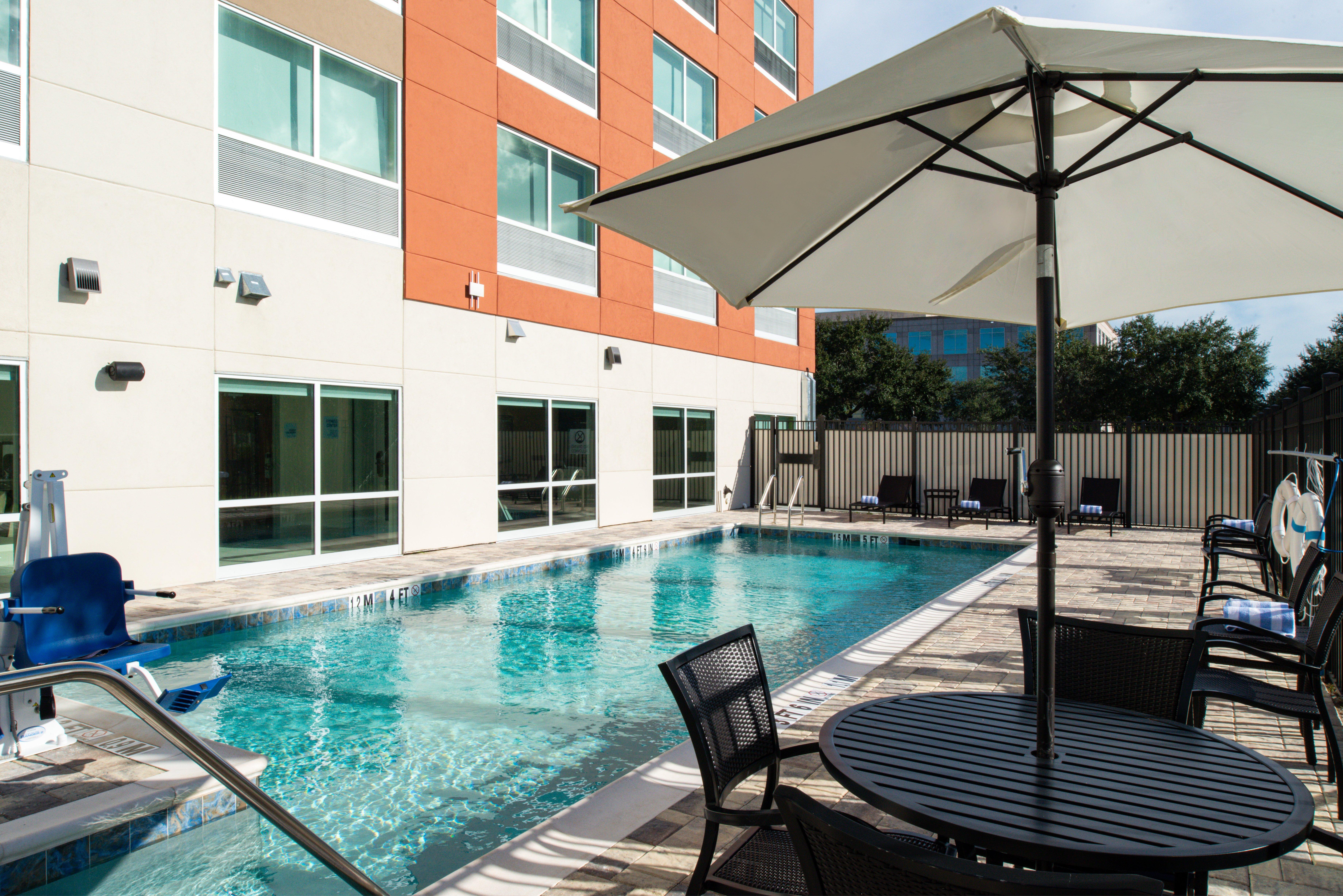 Holiday Inn Express Orlando - South Park By Ihg Williamsburg Exterior photo